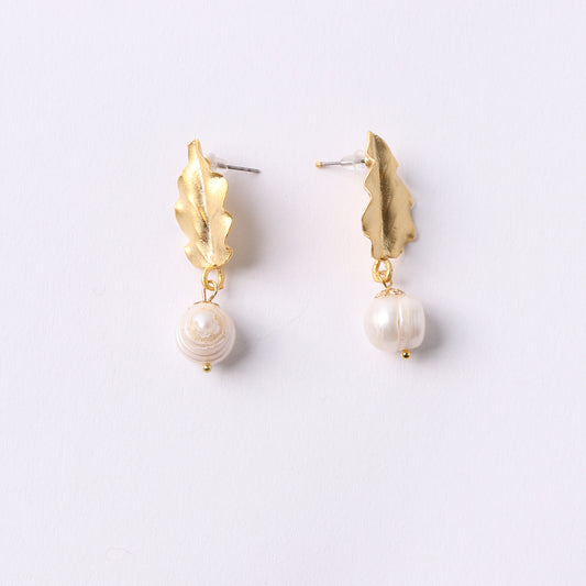 freshwater pearl earrings front